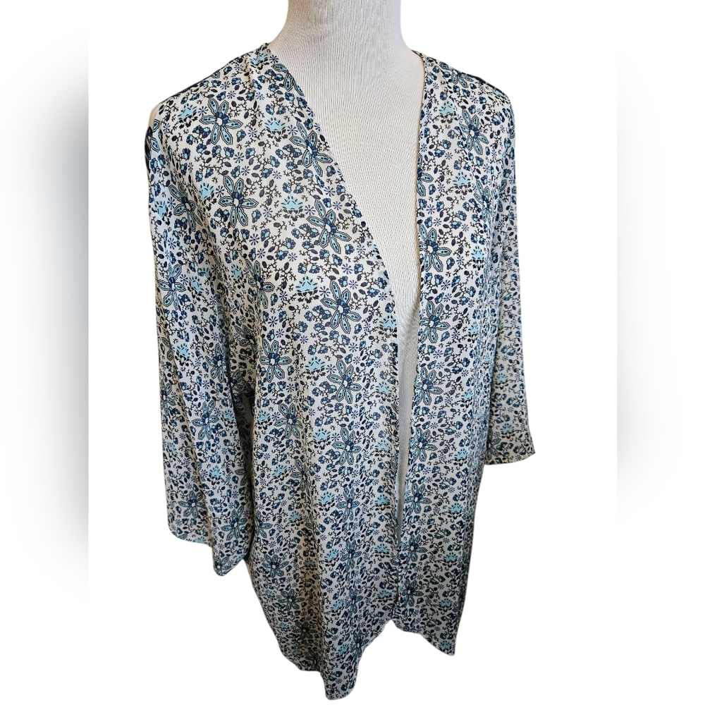 Divided H&M Blue and White Printed Kimono Womens Size Large.